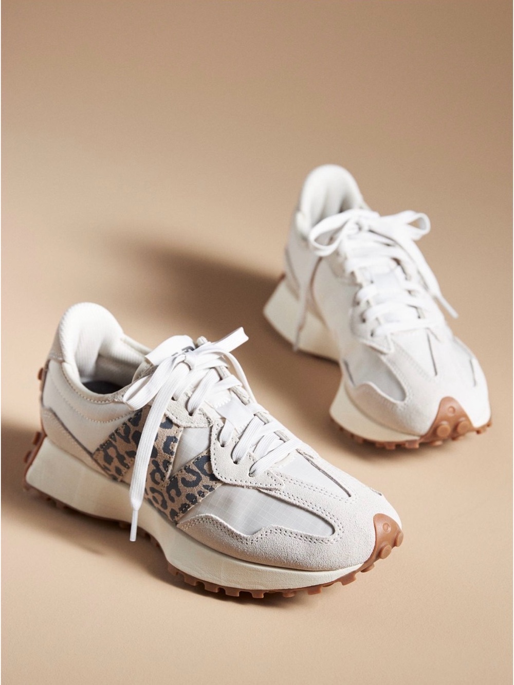 New Balance Exclusive 327 Sneakers
Linen/Sea Salt/Leopard - 9.5 - Picture 2 of 13